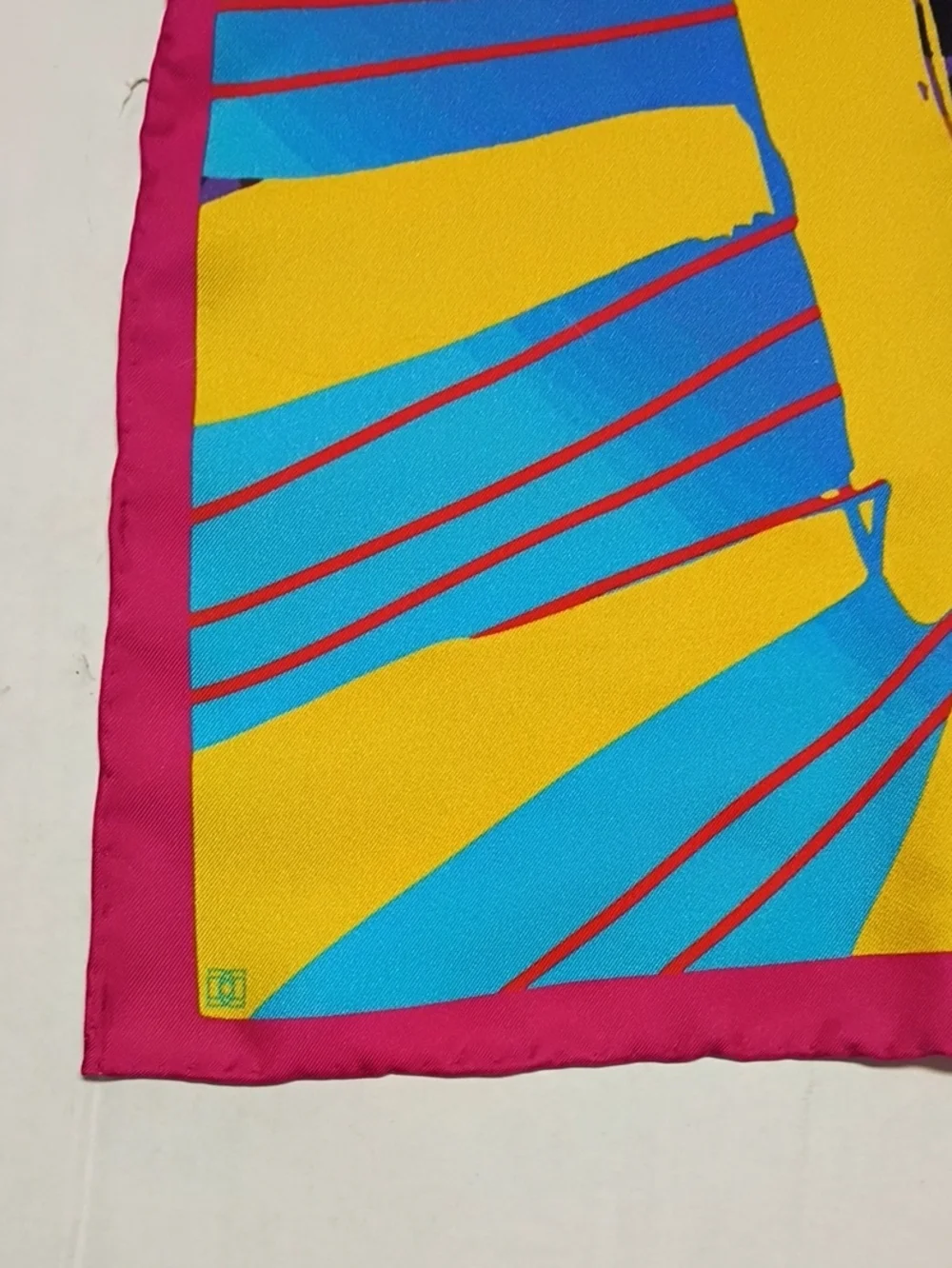 ❤️Vintage SAKS FIFTH AVENUE SFA Luxurious Silk Italy Op Art Scarf 22x21